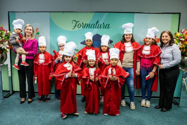Paraná Clínicas realiza formatura do Programa “Tá na Mesa”